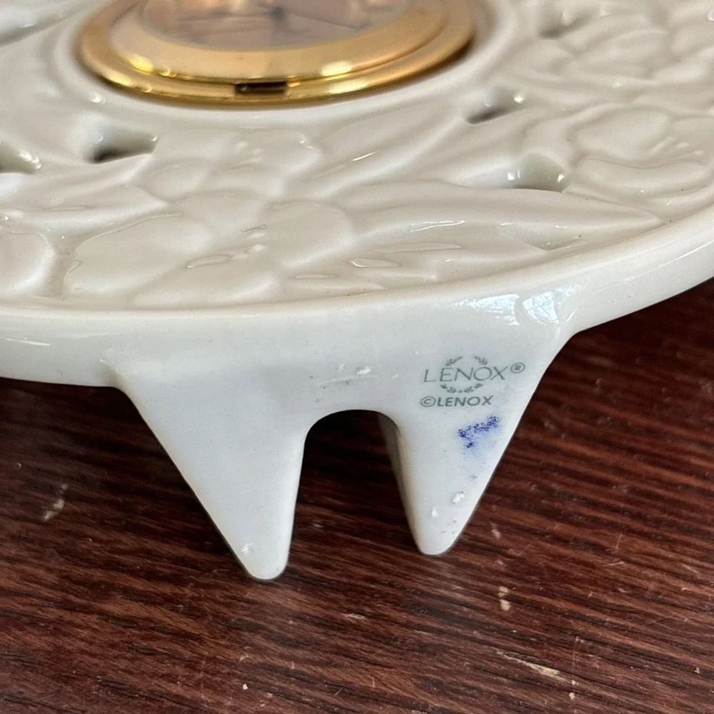 Lenox Round‎ Floral Desk Clock 5